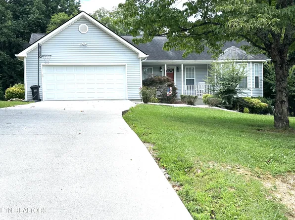 400 Oakhill Dr, Sweetwater, TN 37874