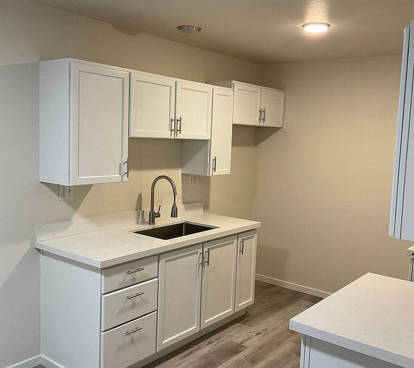 1st image of 1619 127th Ave NE #D2