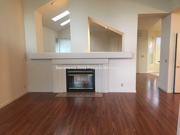 3rd image of 4753 Winter Oak Way