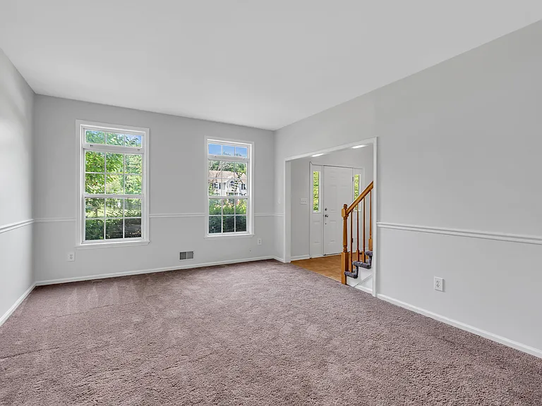 333 Nighthawk Ln — Photo 10