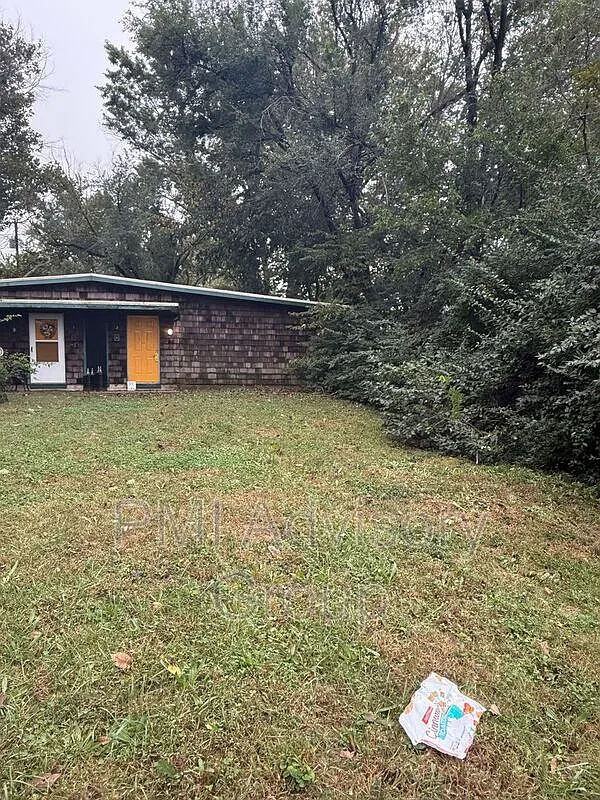 2 bed, 1.0 bath, $1,030 — Photo 1