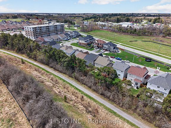 3rd image of 15 Primeau Cres