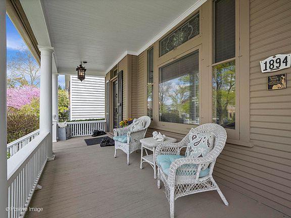 4th image of 4557 Lawn Ave
