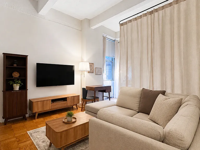 30 Christopher St #1D — Photo 2