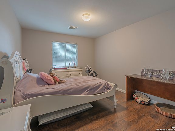 3rd image of 21211 La Pena Dr