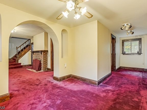 5th image of 619 Maitland Ave