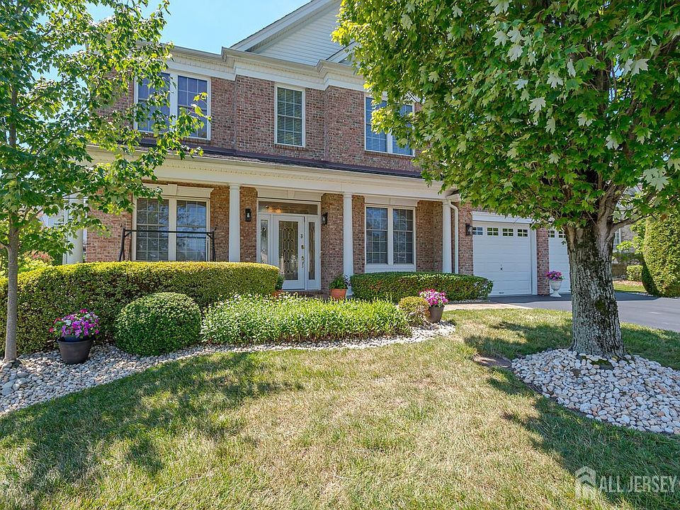 1st image of 118 Turnberry Dr