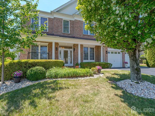 118 Turnberry Dr, Monroe Township, NJ 08831