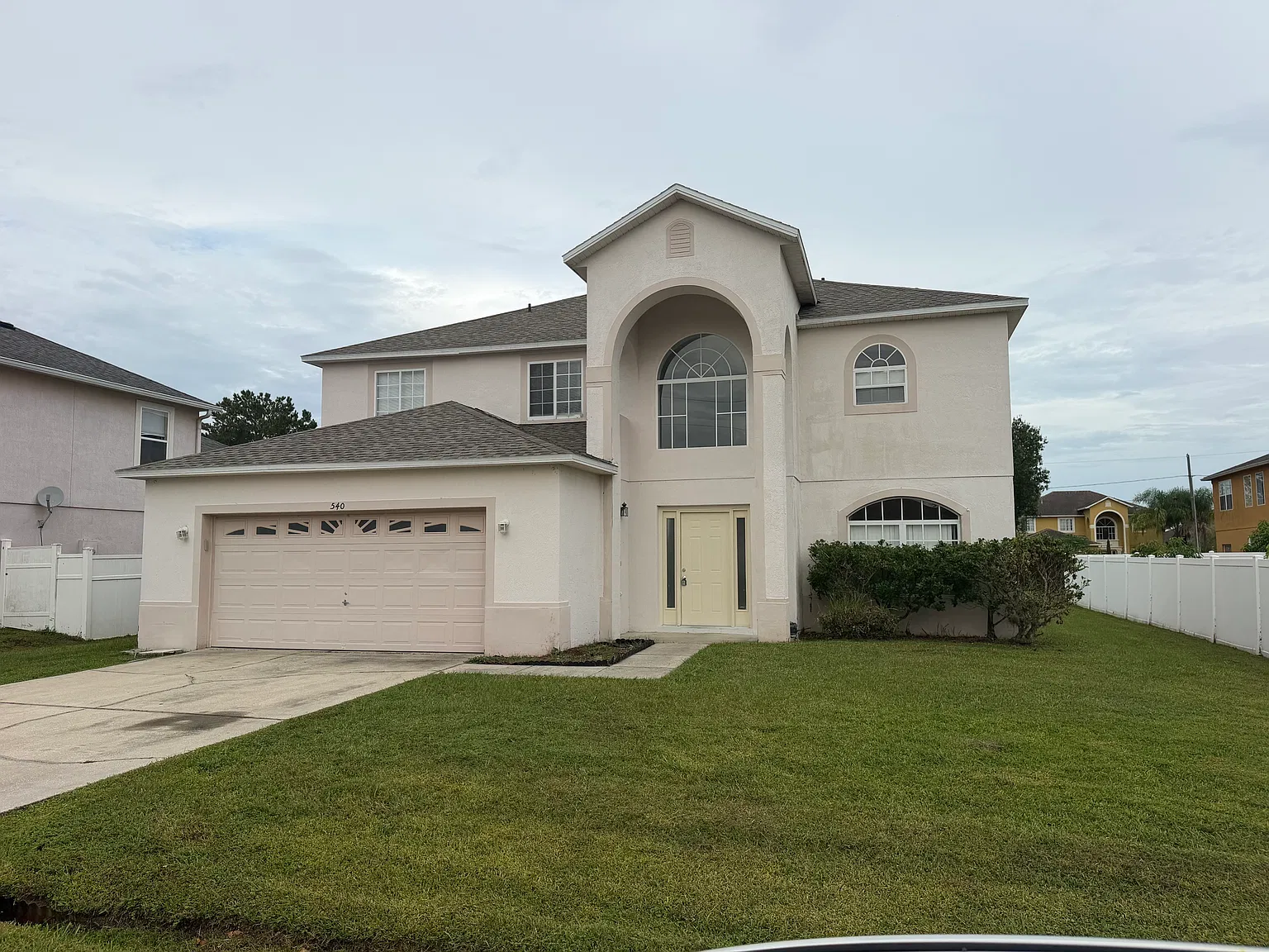 4 bed, 2777 sqft, $2,000 — Photo 2