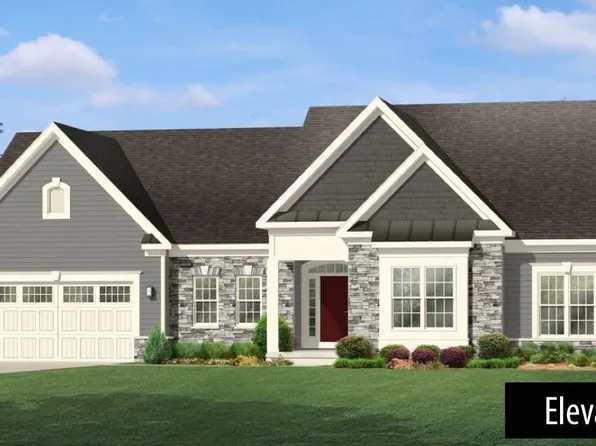 49 Loretta Ln #49, South Lyon, MI 48178