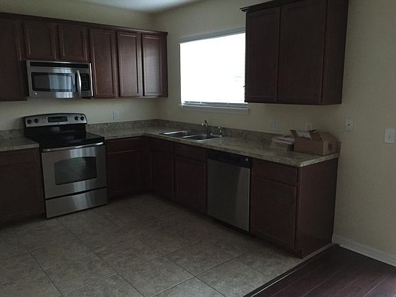 5th image of 2352 Chatham Place Dr