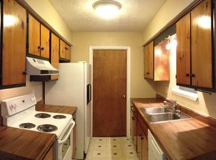 135 Plymouth Rock Ct, Greenwood, IN 46142