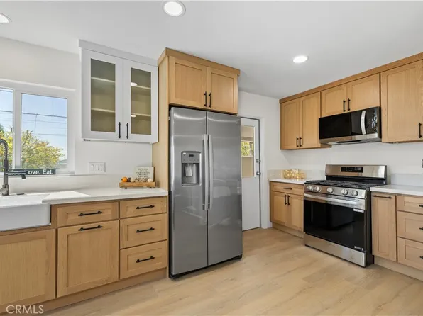 910 E Granada Ct, Ontario, CA 91764