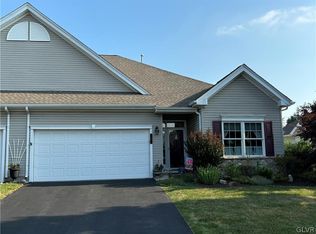 42 Glenmoor Cir N, Easton, PA 18045
