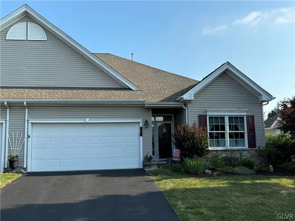42 Glenmoor Cir N, Easton, PA 18045