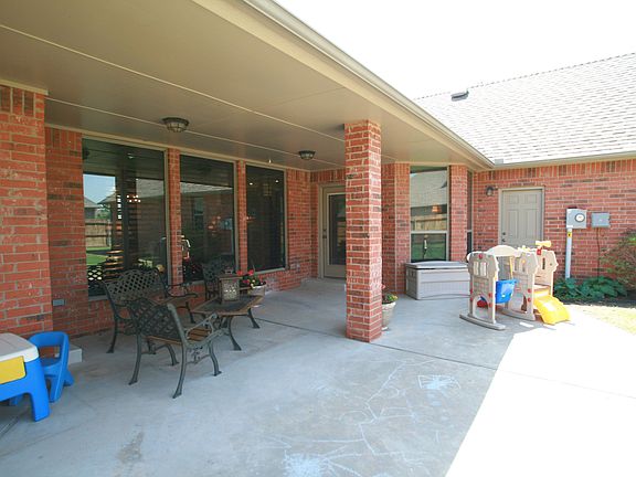 3rd image of 13201 Winding Vine Ln