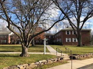 91 Shadow Ln UNIT B2, West Hartford, CT 06110