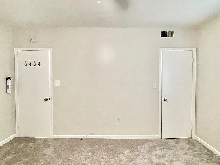 1748 N Rhodes St #6-321 — Photo 30