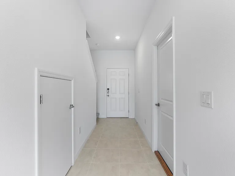 2130 Hallier Cv — Photo 8