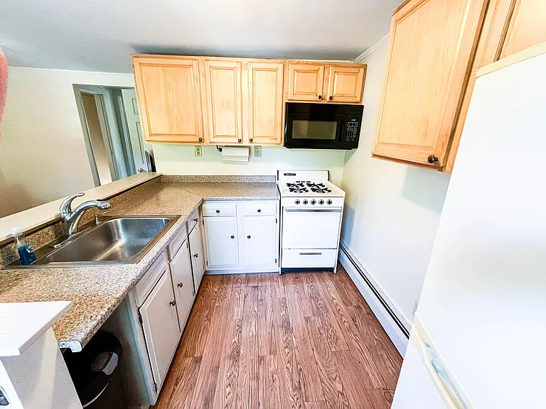 324 Center St #2 — Photo 4