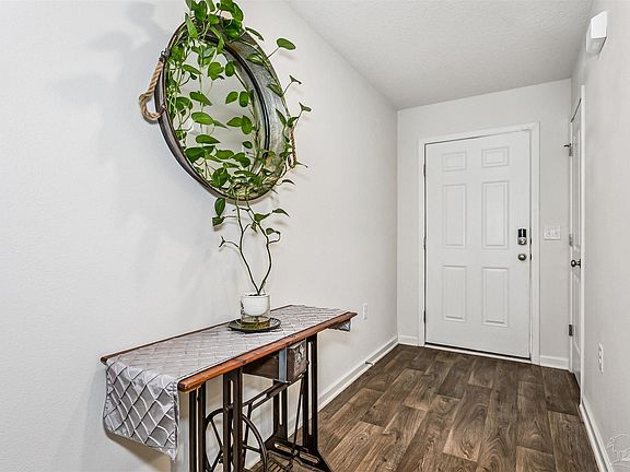 5th image of 4134 Roosevelt Way