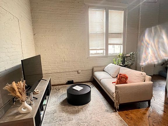 2nd image of 415 Oliver Hill Way APT 2D