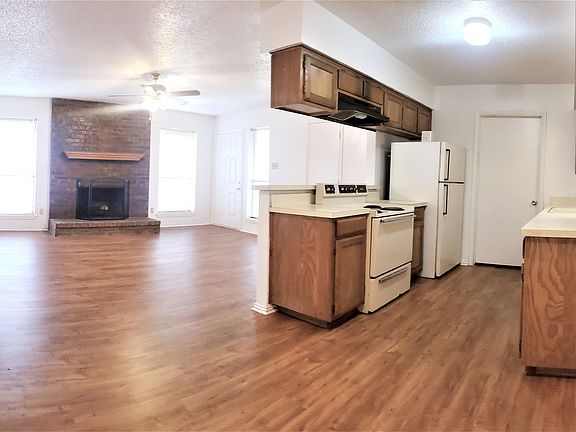 4th image of 1063 Irene St