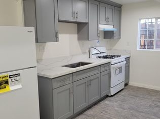 8915 1/2 Orchard Ave, Los Angeles, CA 90044
