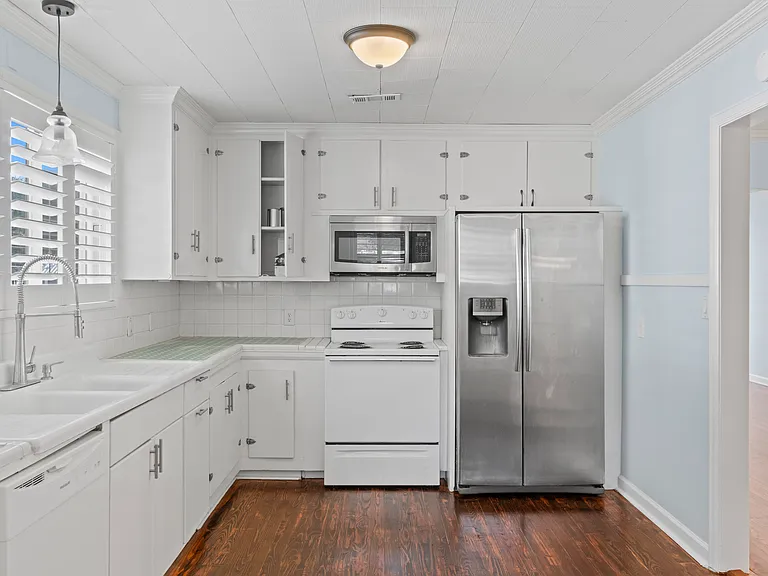 1812 E Avery St — Photo 7