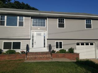 54 Main St, Edison, NJ 08837