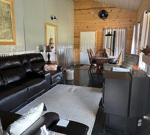 IChipps living room