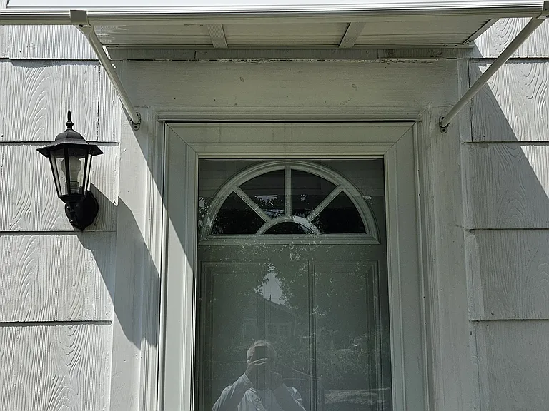1526 W Atlantic St — Photo 2