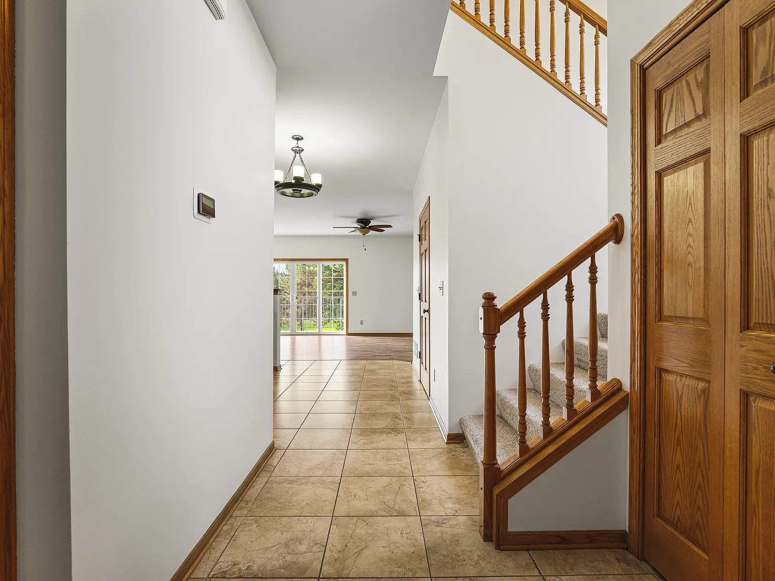 2 bed, 2.5 bath, 1976 sqft, $2,250 — Photo 3