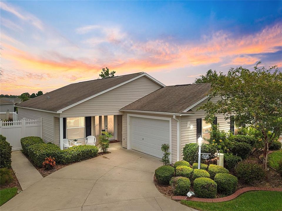 1st image of 1939 Fiddlewood Pl