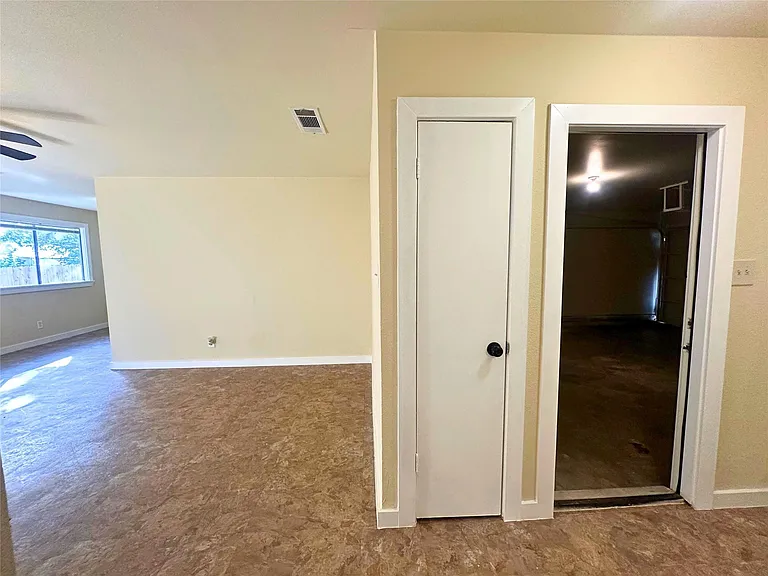 2525 Dovemeadow Dr — Photo 11