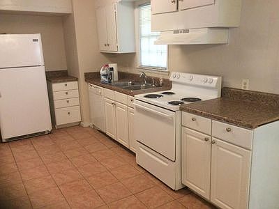 3rd image of 1216 Glenwood Dr