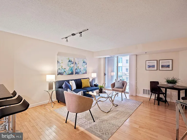 7500 Woodmont Ave #510 — Photo 3