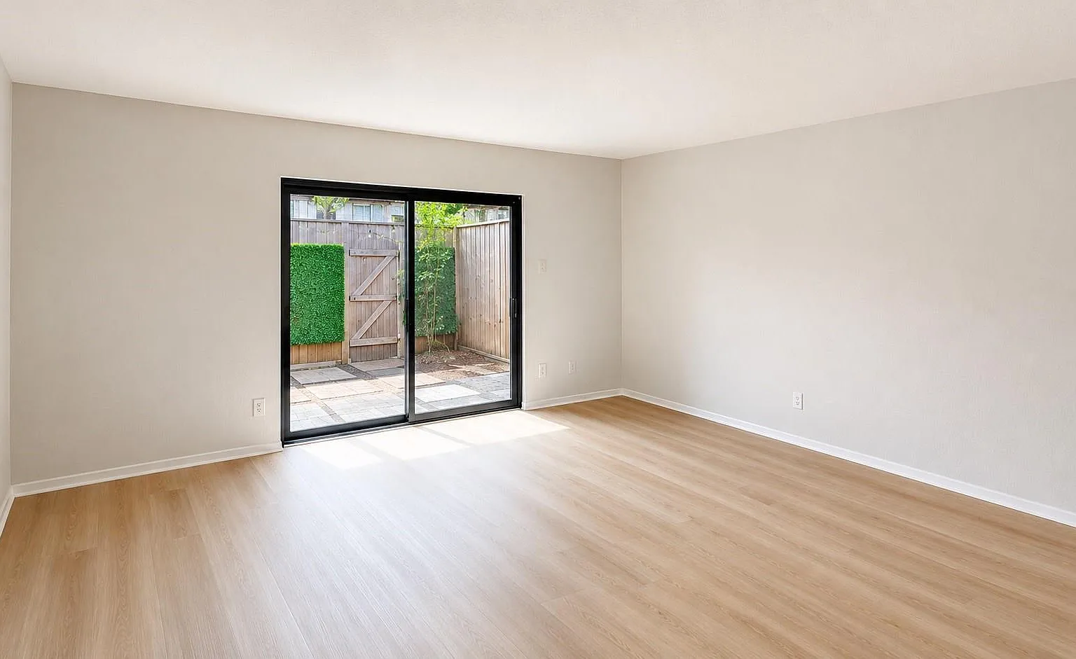 2 bed, 2.5 bath, 1440 sqft, $1,749 — Photo 2