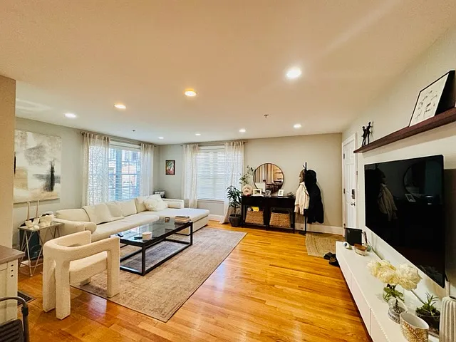 2 Aramon St #1 — Photo 4