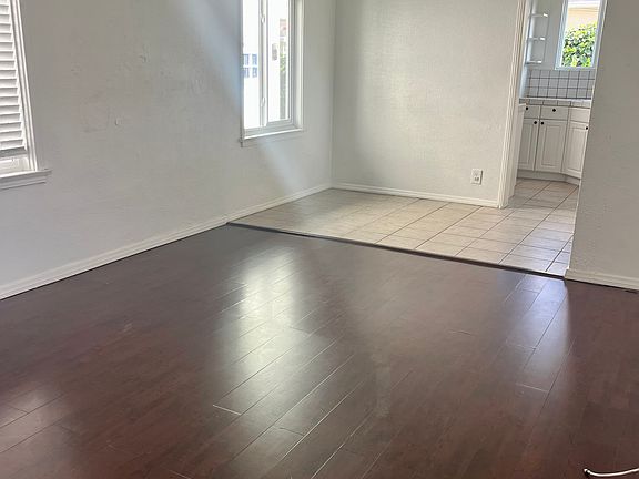 living room/dinning area