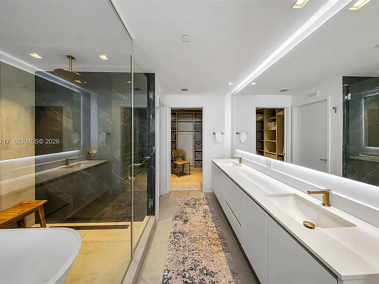 700 NE 24th St #1507 — Photo 14