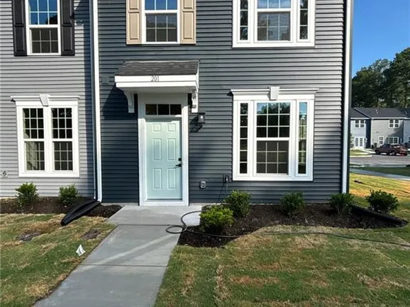 201 Reids Place Dr, Suffolk, VA 23434