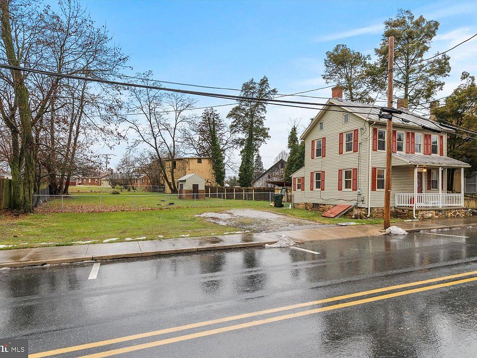 40 S Main St, York New Salem, PA 17371 Zillow