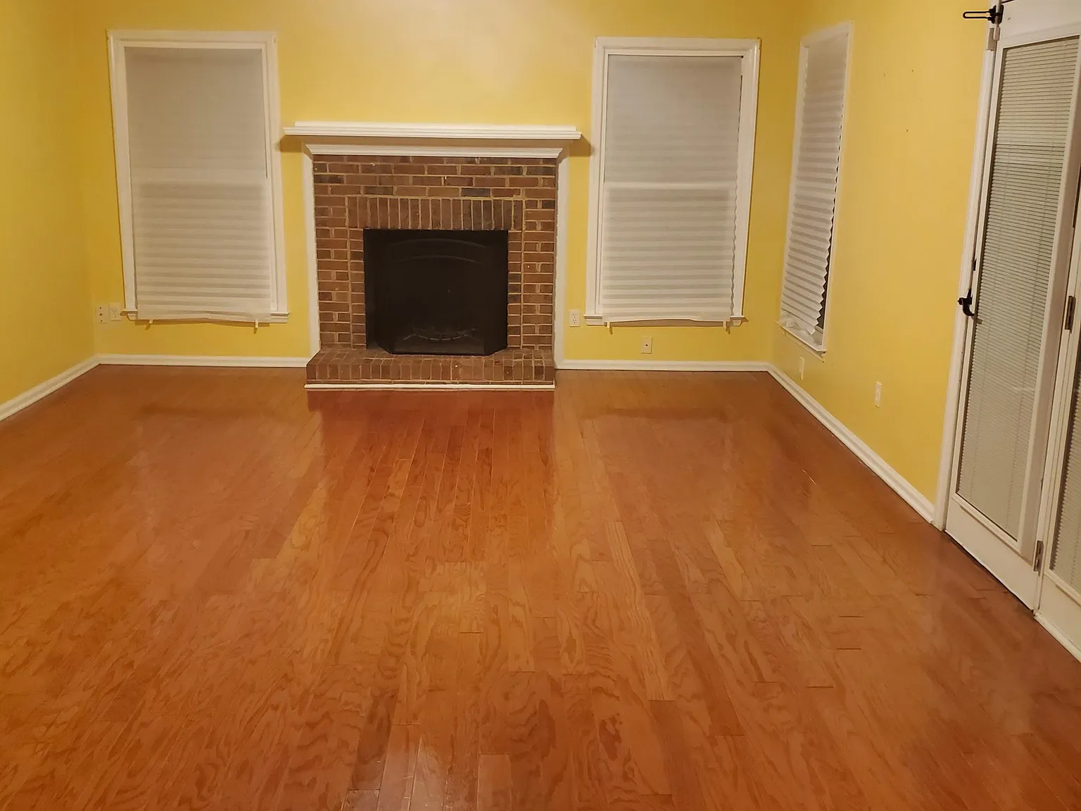 4 bed, 2412 sqft, $2,550 — Photo 3