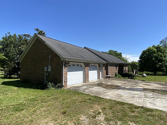 4th image of 312 Corbin St