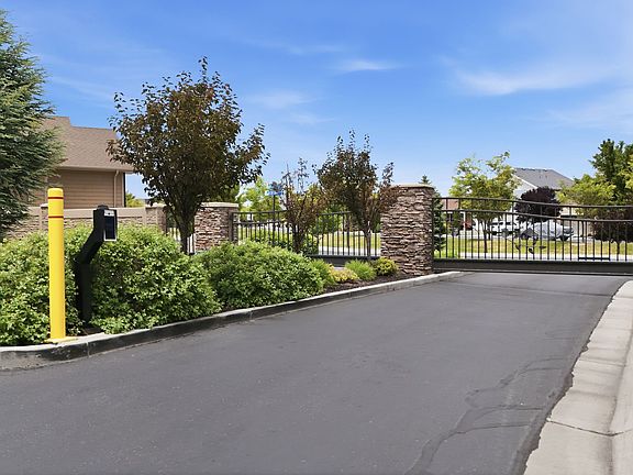 2nd image of 3802 W Autumn Rain Rd