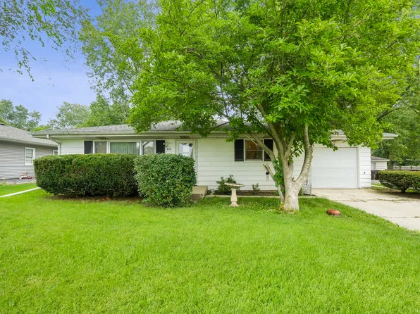 820 Magnolia Dr, Joliet, IL 60435