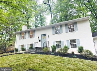 8700 Rosedale Ln, Annandale, VA 22003