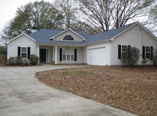 175 Forrest Lake Dr, Fayetteville, GA 30215