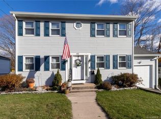 42 Viola St, Watertown, CT 06779